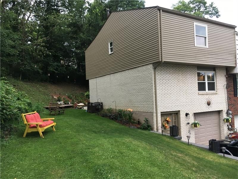 Property Photo:  331 McKee Rd  PA 15137 