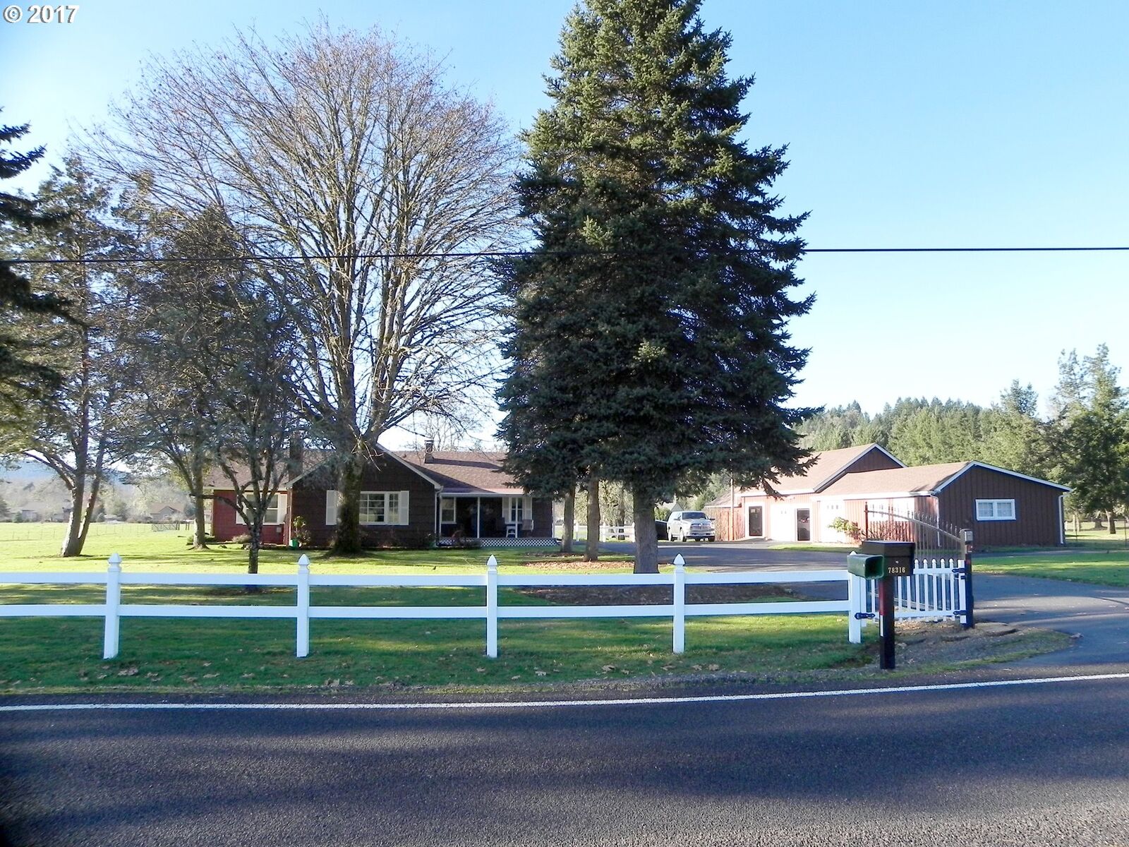 Home for sale in Cottage Grove 78316 Layng Rd, Cottage Grove, OR 97424