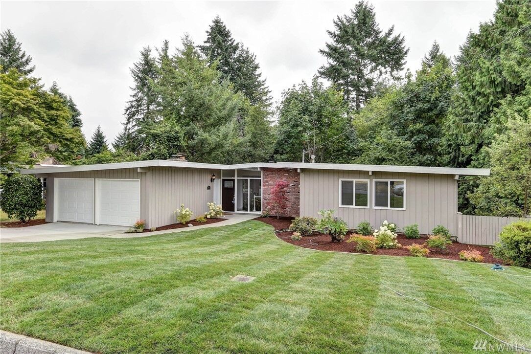 Property Photo:  68 165th Ave SE  WA 98008 