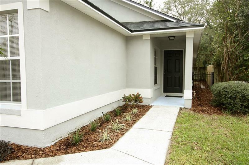 Property Photo:  13810 Valleybrooke Lane  FL 32826 