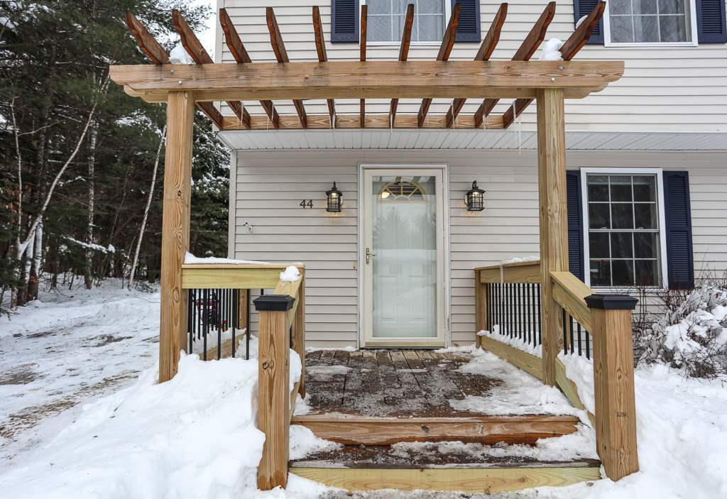 Property Photo:  44 Jefferson Drive  NH 03244 