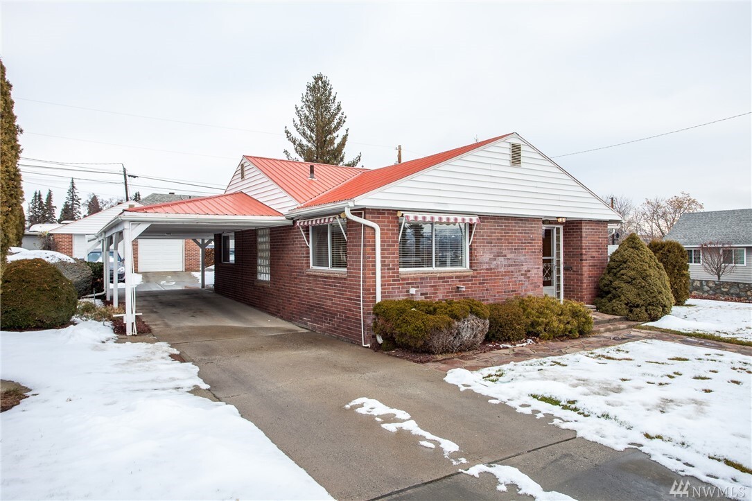 Property Photo: 500 Yakima St WA 98801