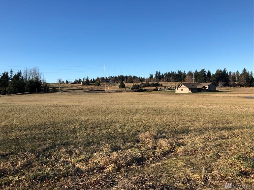 Property Photo: 958 E Axton Rd WA 98226