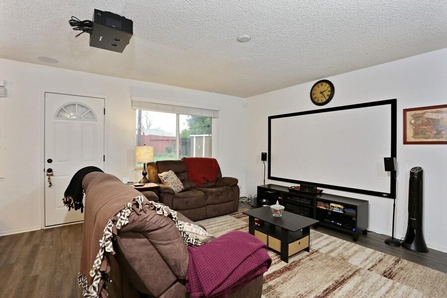 Property Photo: 6453 Friday Circle CA 95660