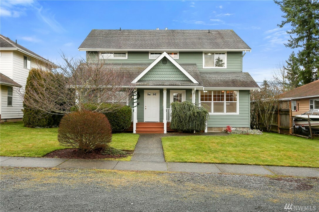 Property Photo:  2826 Nevada St  WA 98225 