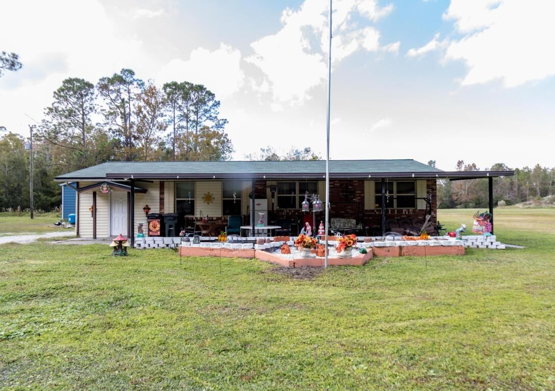 Property Photo: 185 Brickyard Road FL 32068