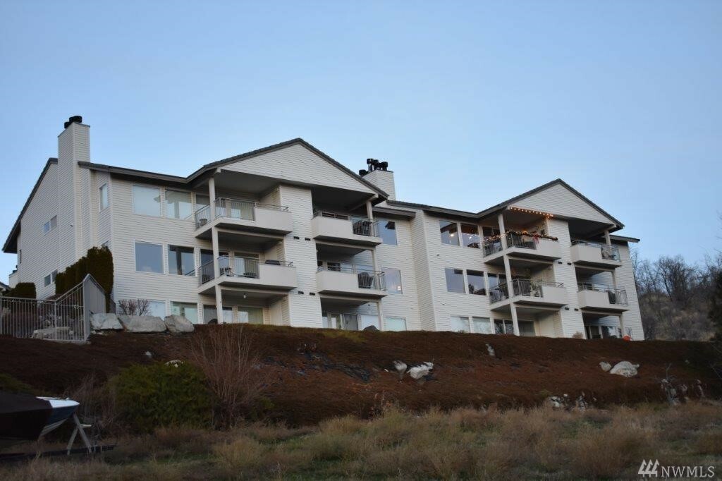 Property Photo:  808 W Manson Hwy B202  WA 98816 