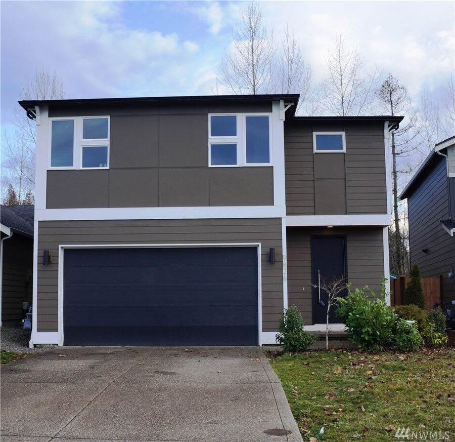 Property Photo:  9826 201st Street E  WA 98338 