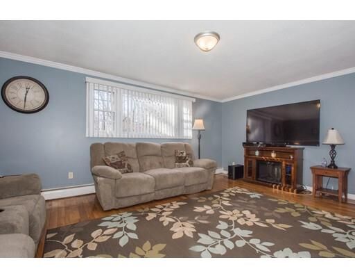 Property Photo:  17 Windsor Dr C  MA 01746 