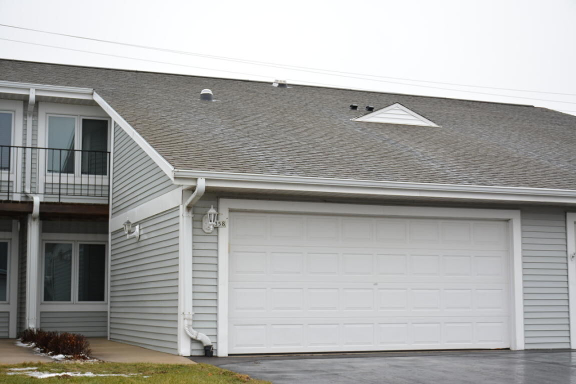Property Photo: 358 Hartford Sq 5 WI 53027