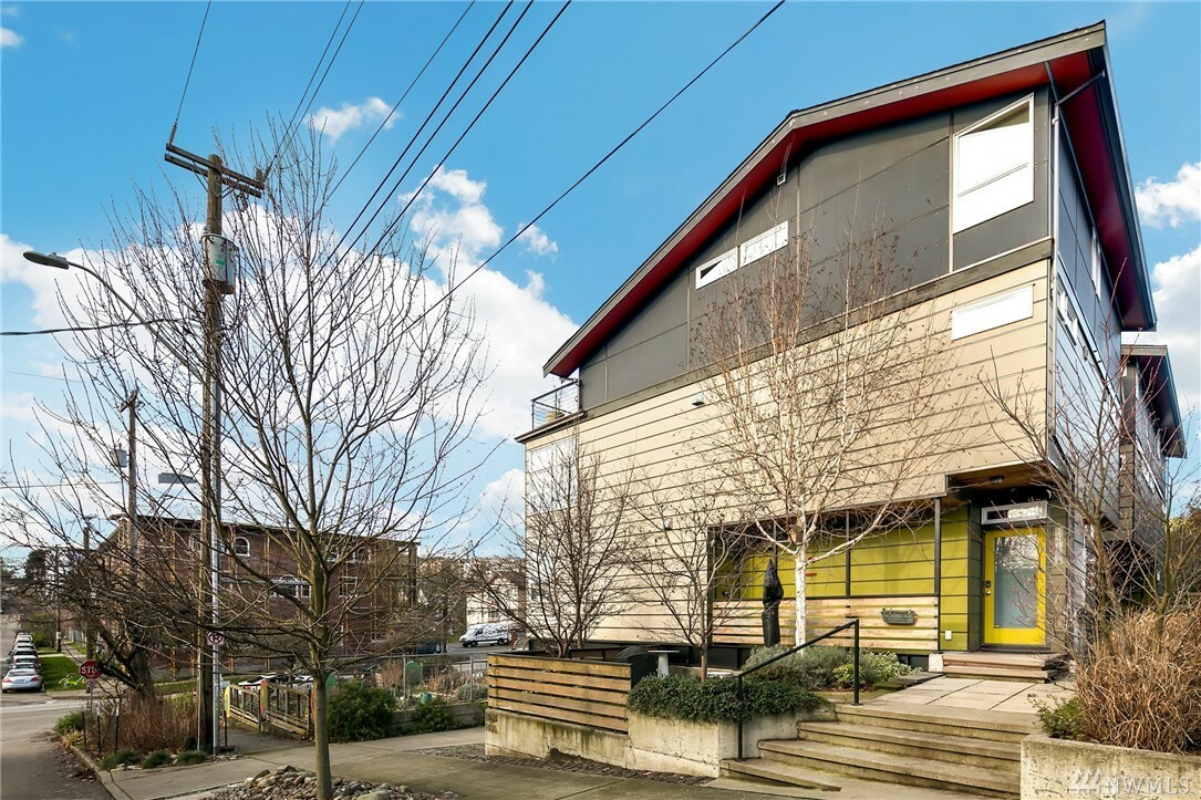 Property Photo: 1406 B E Fir St WA 98122