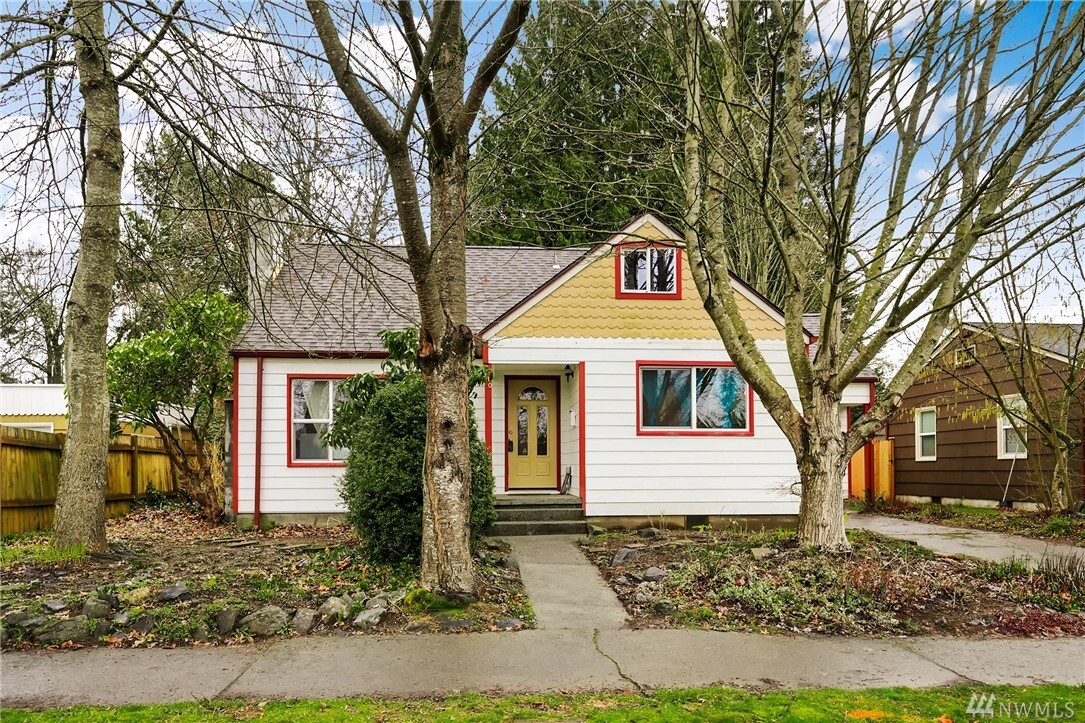 Property Photo: 410 Fir St NE WA 98506
