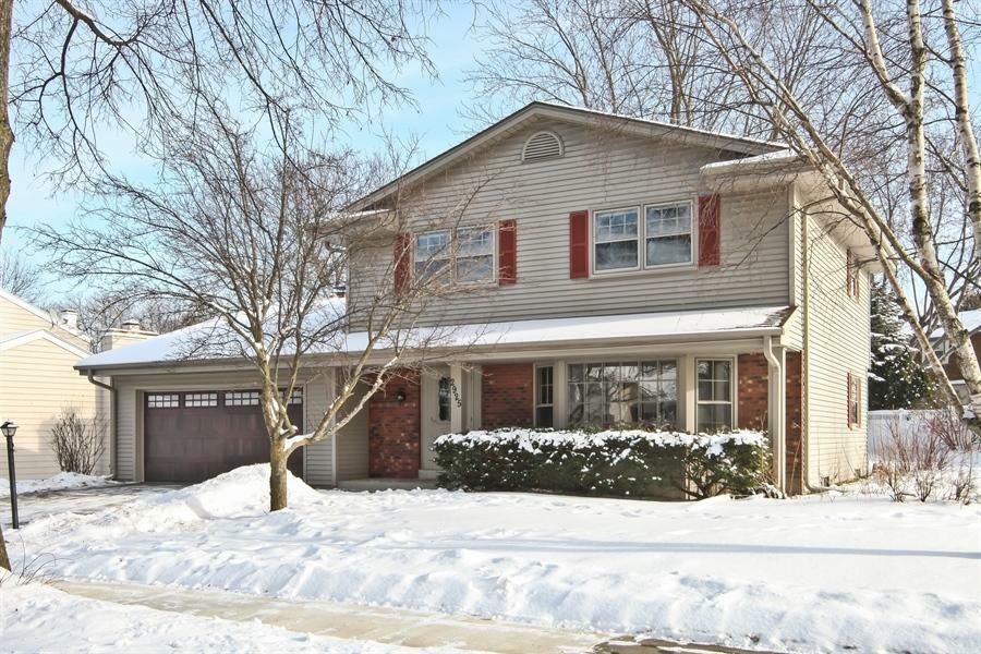 Property Photo:  2925 Woodridge Ln  WI 53188 