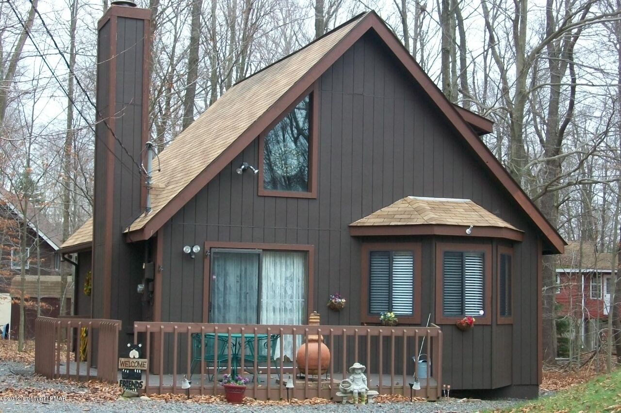 Property Photo: 4 Tuscarora Court PA 18347