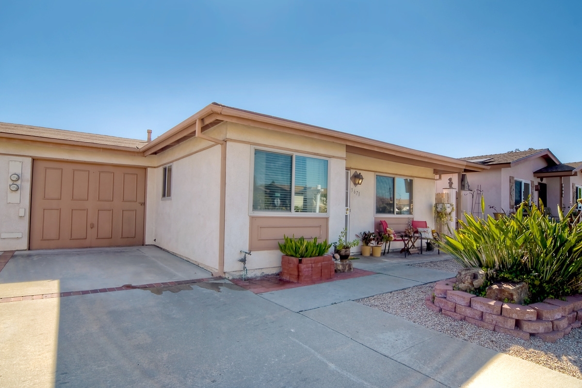 Property Photo: 3671 North Way CA 92056