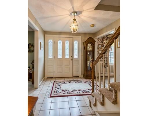 Property Photo:  4 Hawthorne Lane  MA 01824 