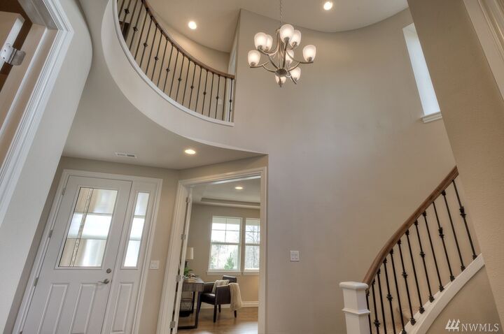 Property Photo: 13835 La Vinge Ct NE 1 WA 98110