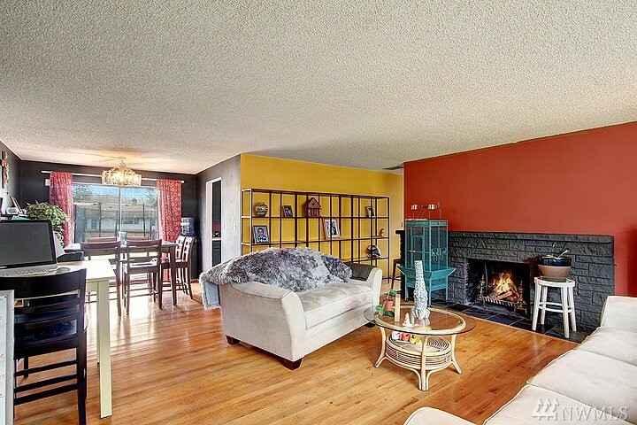 Property Photo: 16027 53rd Ave W WA 98026