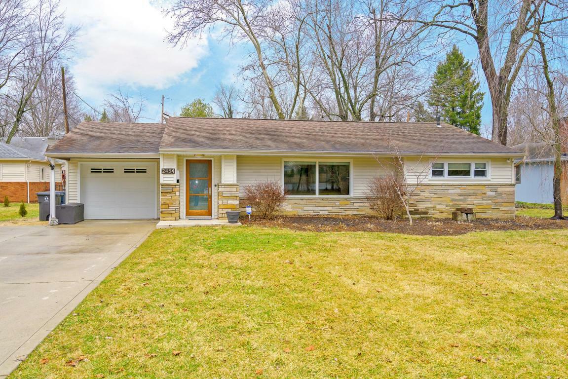 Property Photo: 2454 Caroline Avenue OH 43209