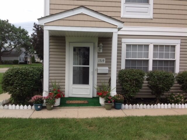 Property Photo: 1319 Fall Court 1319 IL 60090