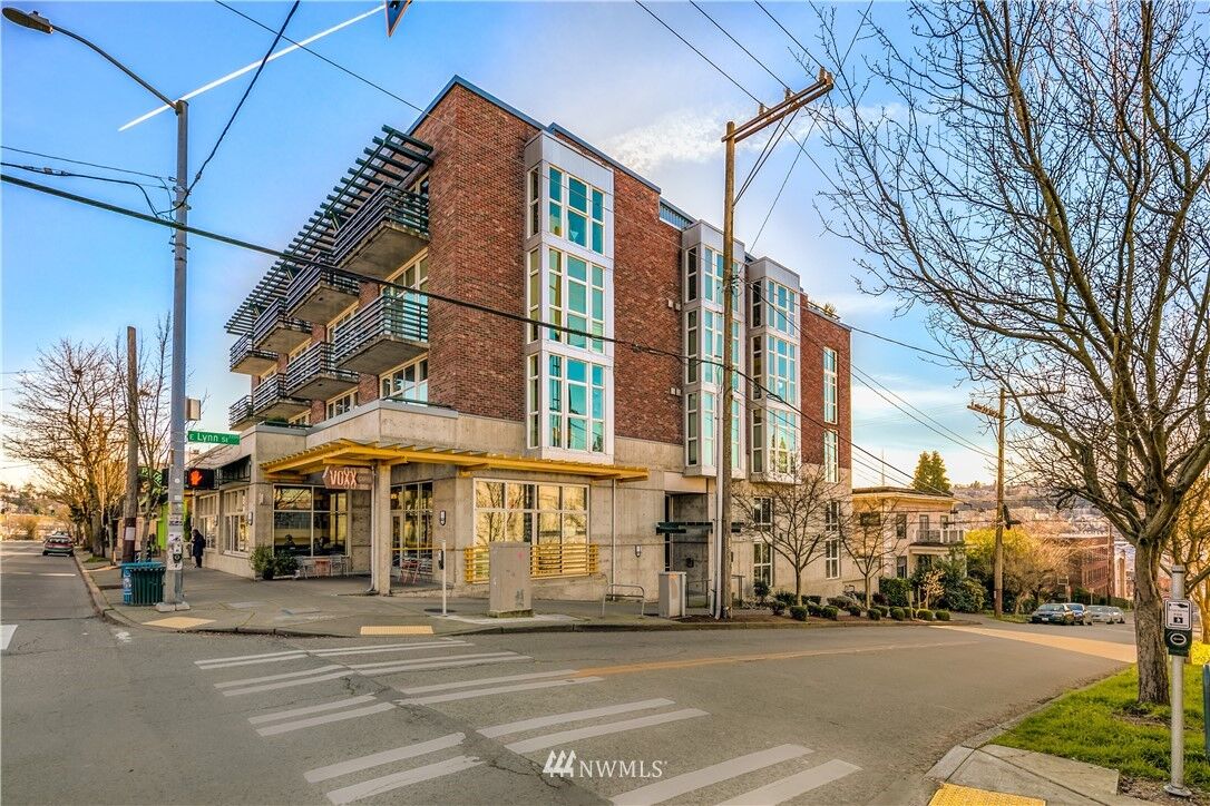 Property Photo:  125 E Lynn Street 304  WA 98102 