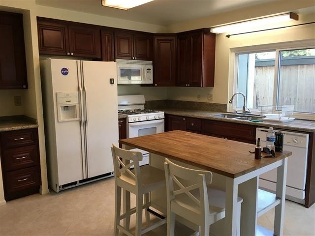 Property Photo: 5010 Ducos CA 92124