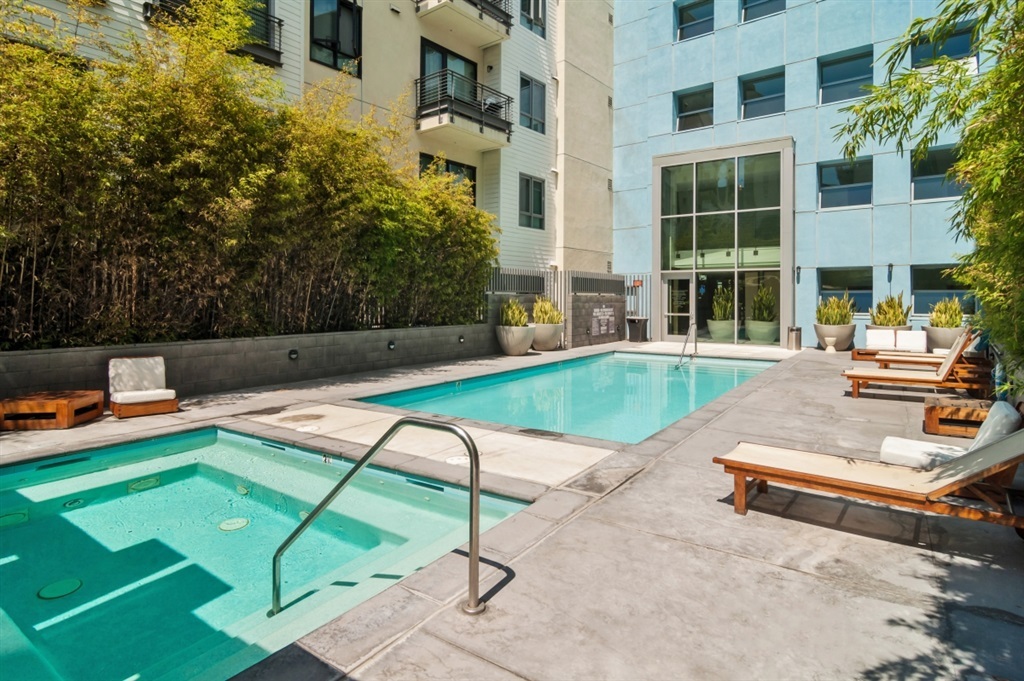 Property Photo: 889 Date Street 442 CA 92101