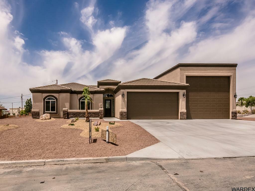 Property Photo:  712 Apache Dr  AZ 86406 