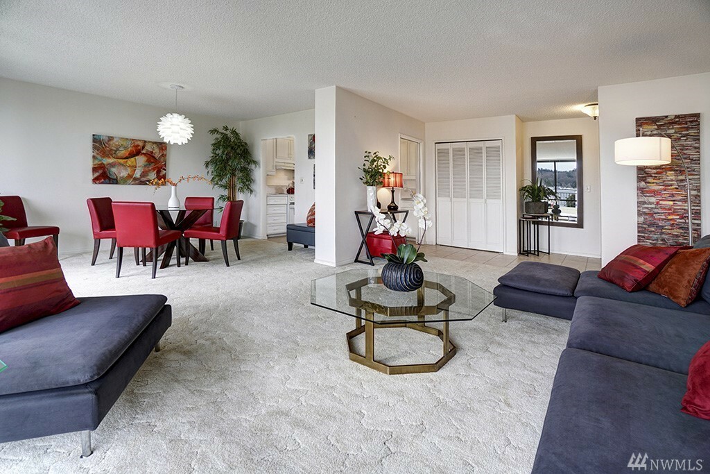 Property Photo: 6535 Seaview Ave NW 404B WA 98117