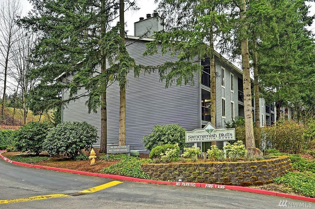 Property Photo:  4737 W Lake Sammamish Pkwy SE A212  WA 98027 