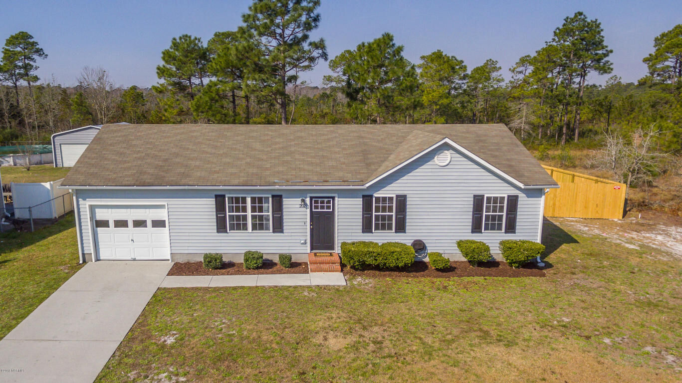 Property Photo:  202 Mesquite Lane  NC 28539 