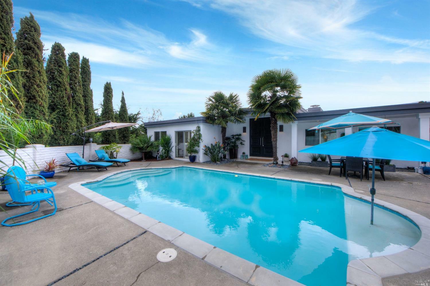 Property Photo:  53 Oakdale Avenue  CA 94901 