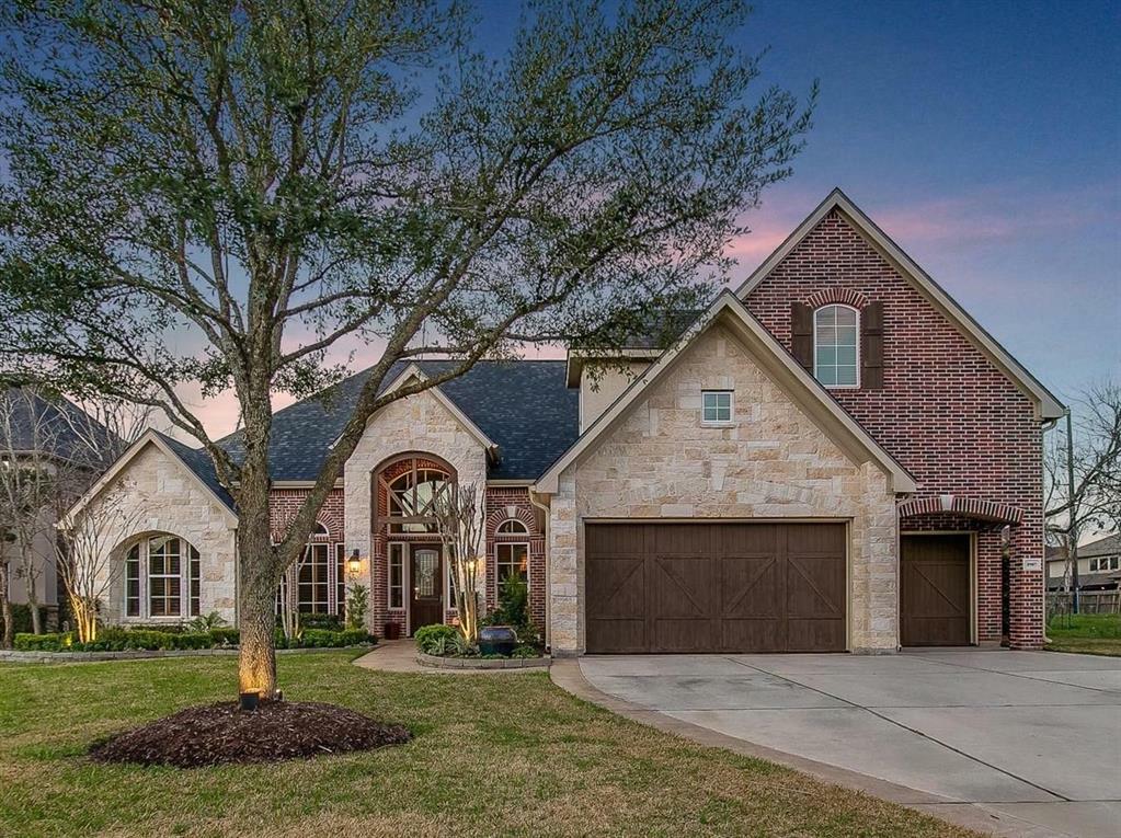 Property Photo: 8907 Legends Lane TX 77459