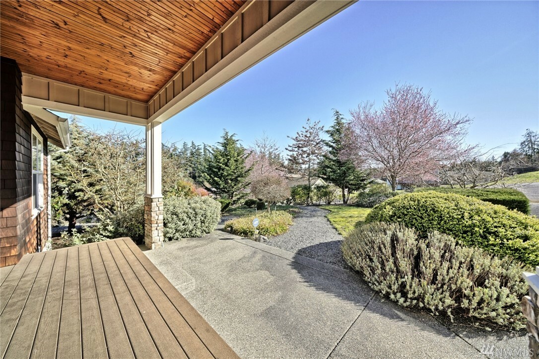 Property Photo:  19 Zurich Ct  WA 98282 