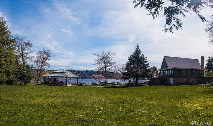 Property Photo:  17700 28th Ave NE  WA 98155 