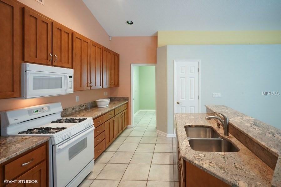 Property Photo:  10212 Quails Landing Avenue  FL 33647 