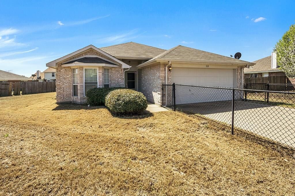 Property Photo: 112 Roosevelt Court TX 75160