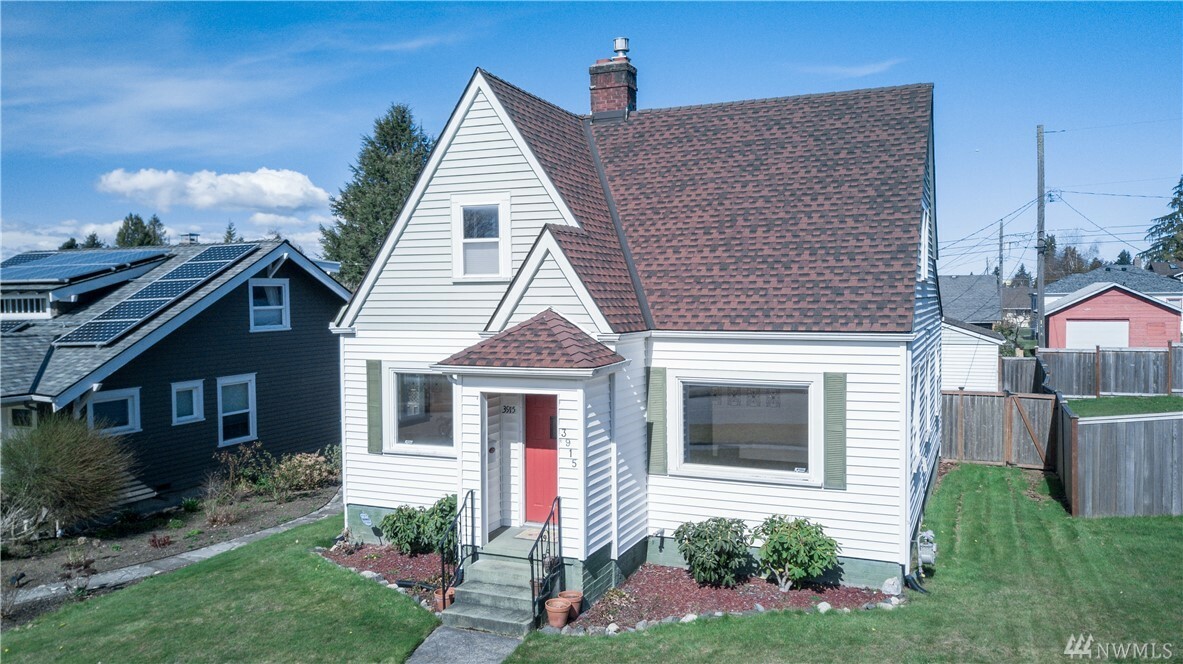 Property Photo:  3915 N 9th St  WA 98406 