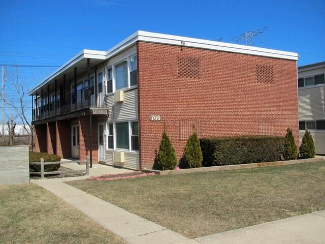 Property Photo:  766 E 5th Court C  IL 60016