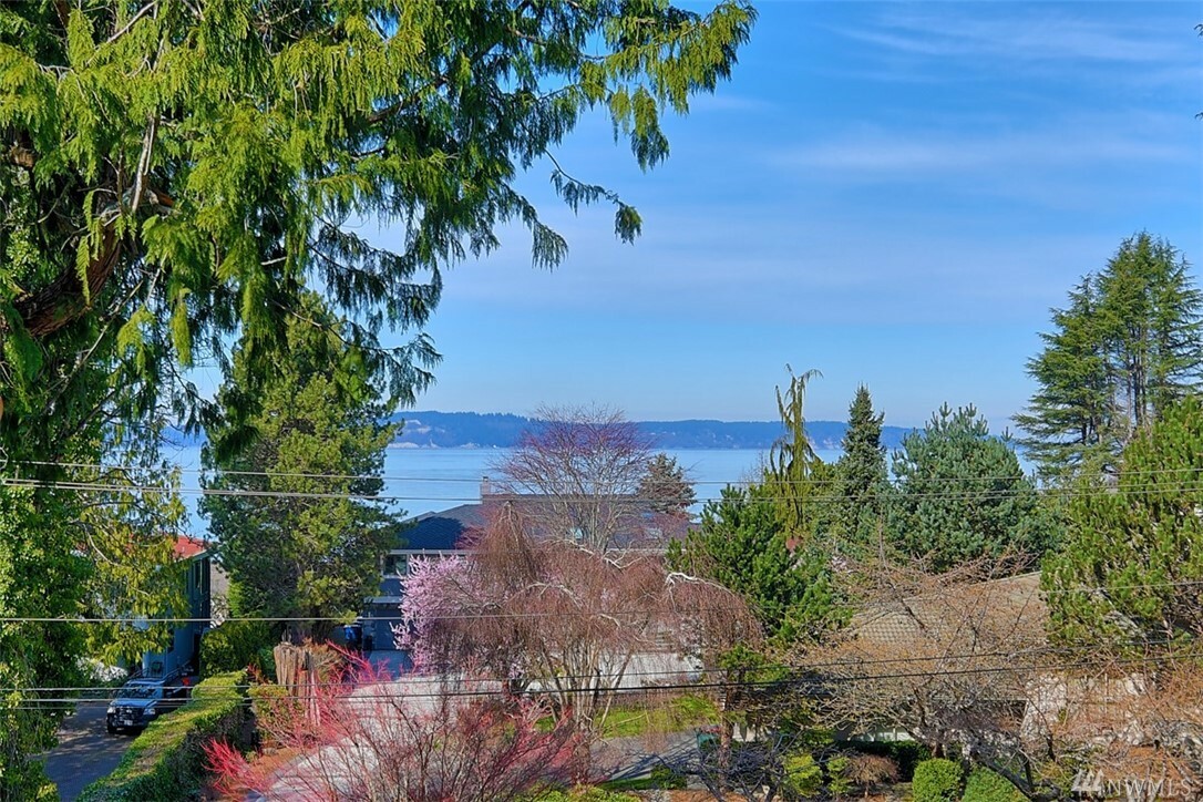 8302 Talbot Rd  Edmonds WA 98026 photo