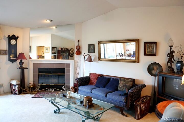 Property Photo:  1226 6th Ave S A303  WA 98020 