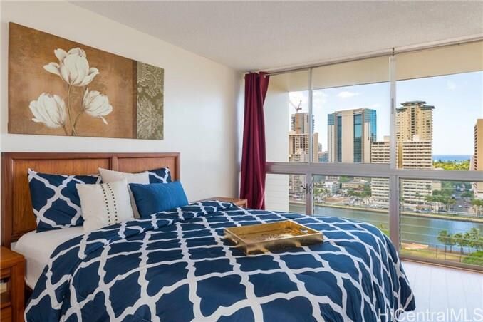 Property Photo:  500 University Avenue 1606  HI 96826 