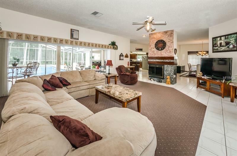 Property Photo: 625 Whispering Lakes Boulevard FL 34688