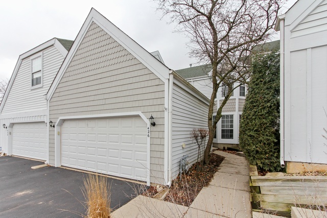 Property Photo:  426 Country Lane Court 426  IL 60084 