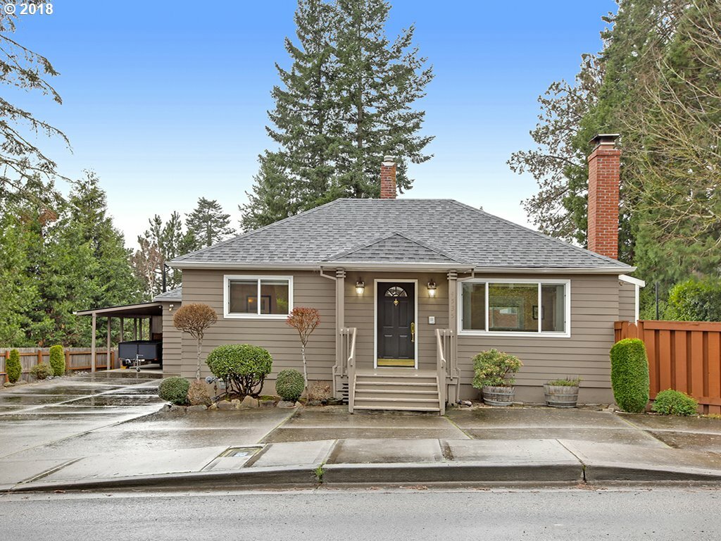 Property Photo:  4535 SW Laurelwood Ave  OR 97225 