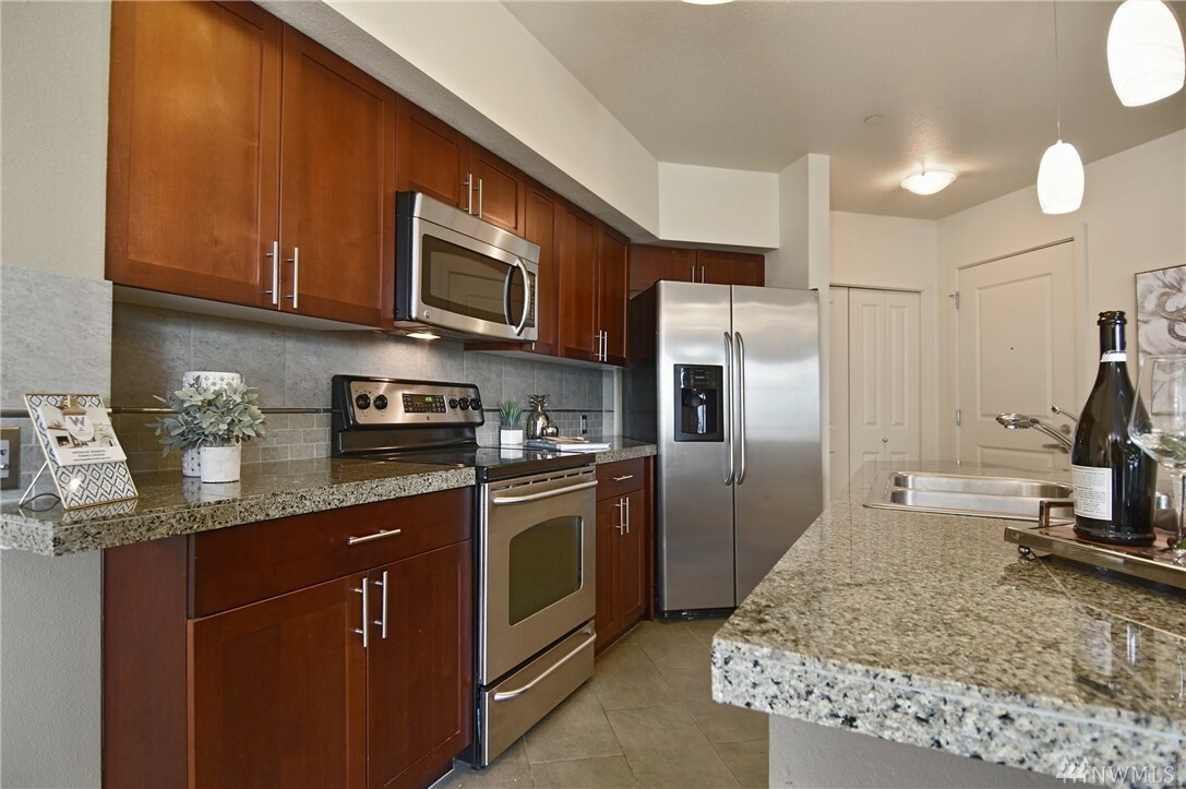 Property Photo: 5440 Leary Ave NW 319 WA 98107
