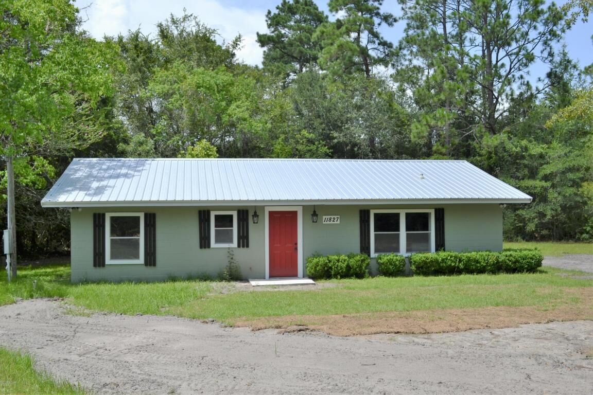 Property Photo:  11827 Gardenia Street  FL 32438 