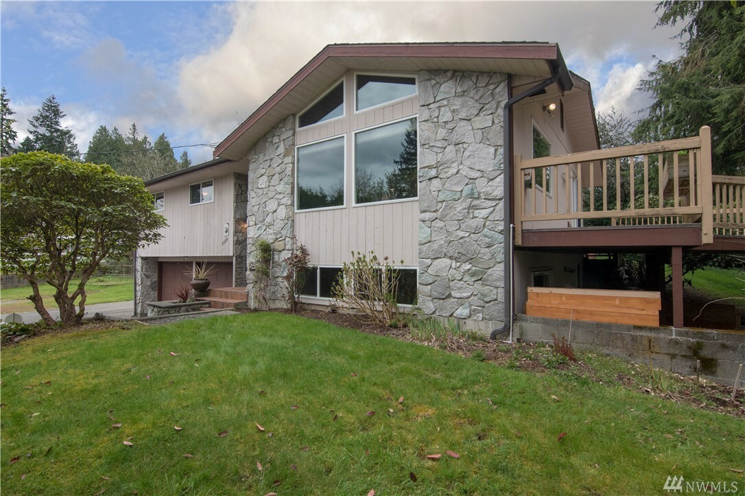 Property Photo:  2729 149th Place SW  WA 98087 