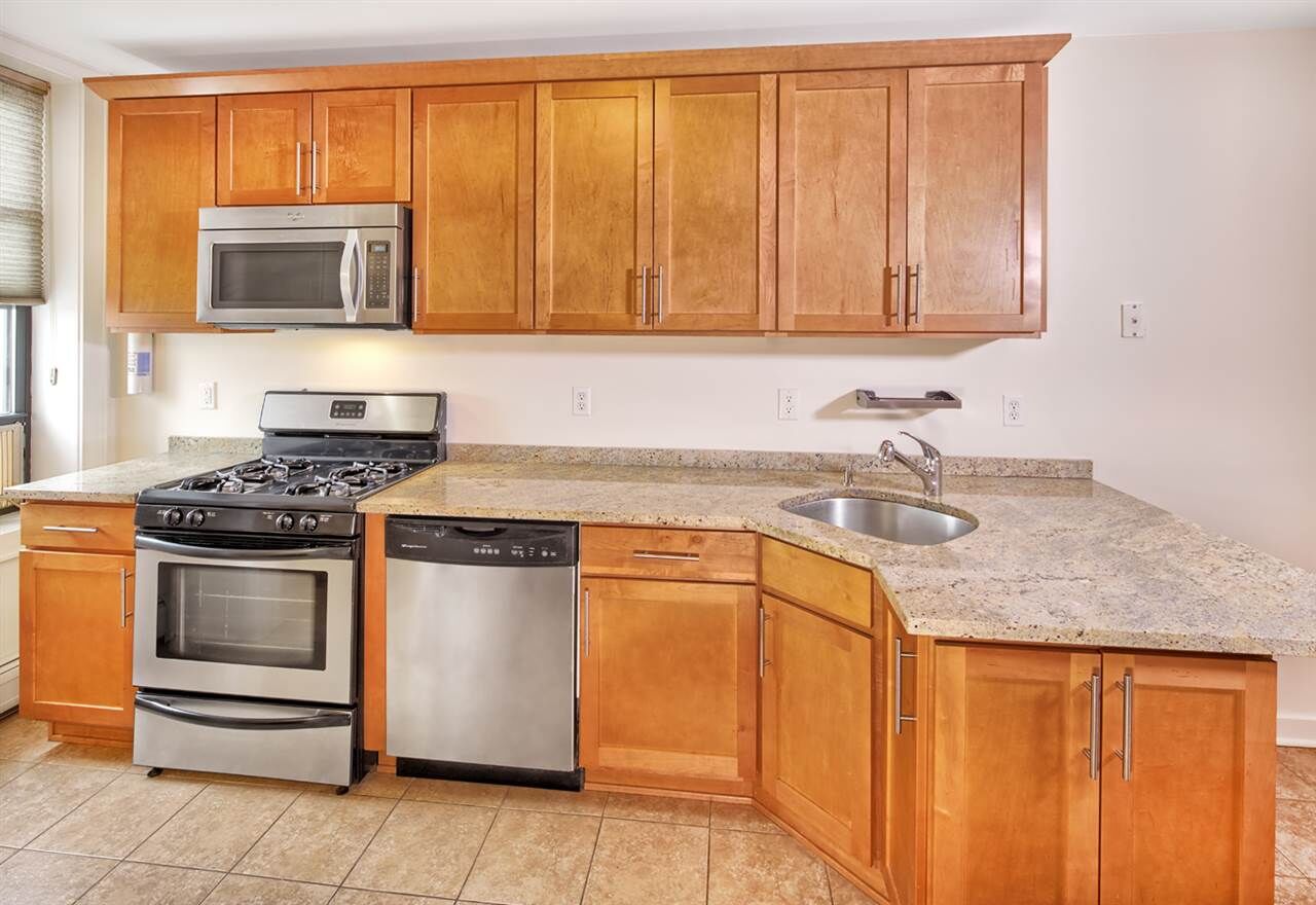 Property Photo: 422 Bloomfield St 3R NJ 07030
