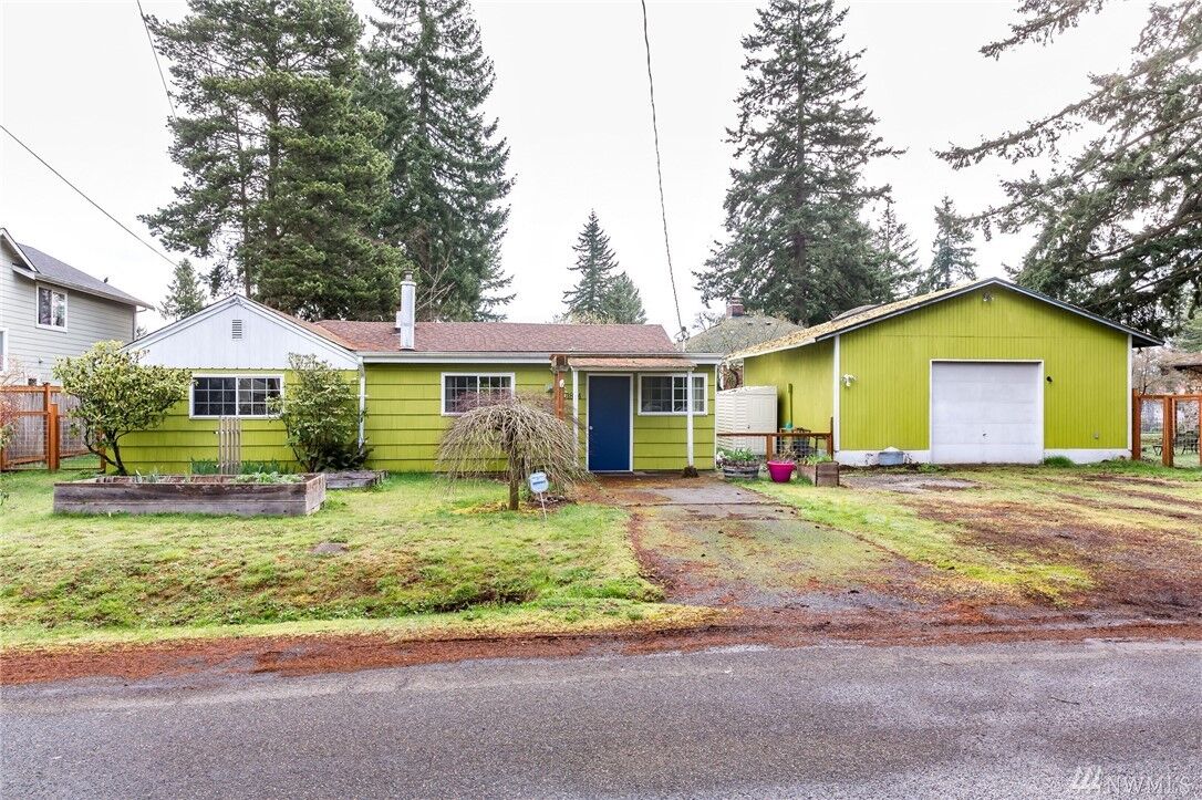 Property Photo: 1804 N 143rd St WA 98133
